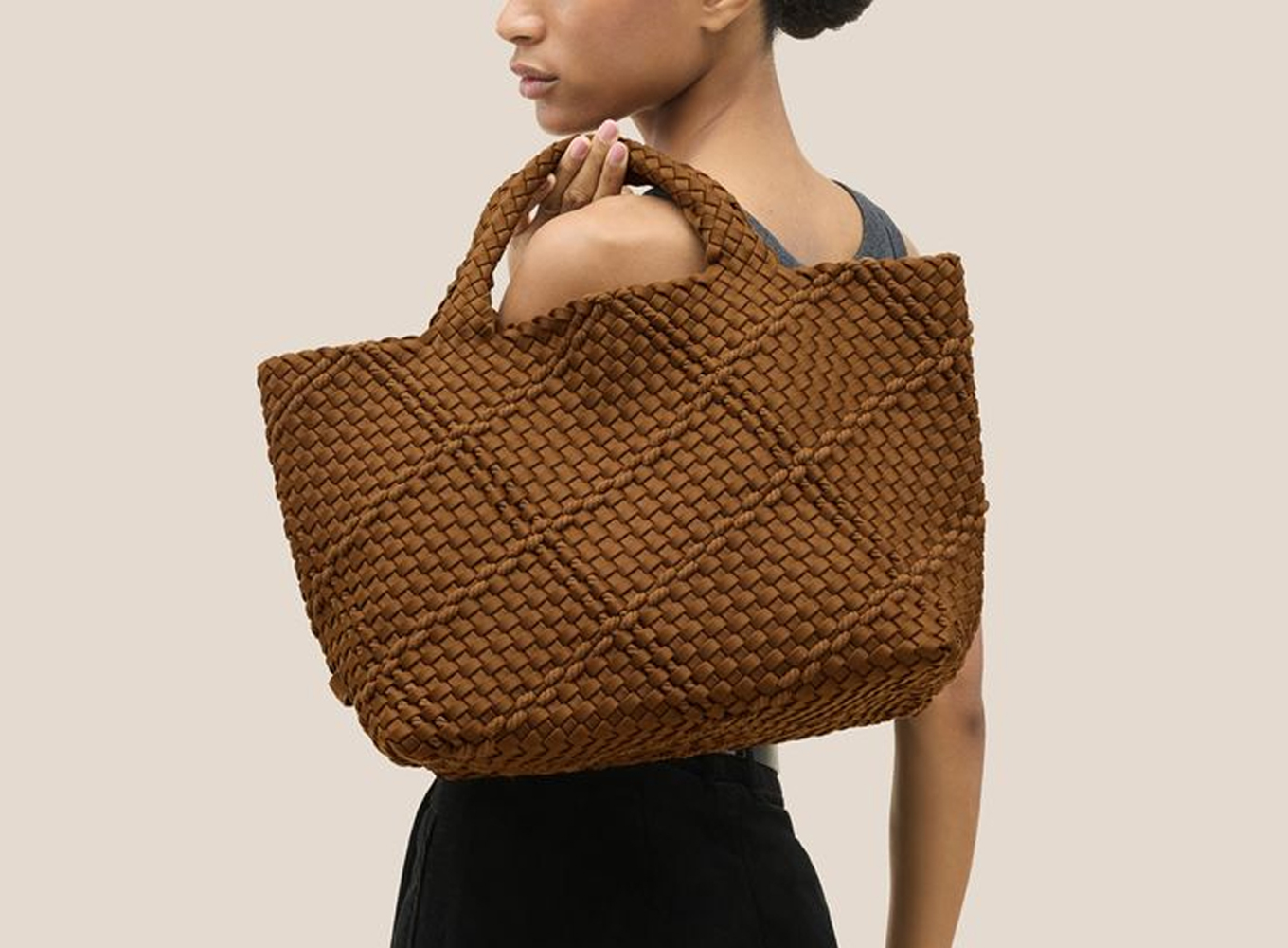 2025 fashion editor summer wishlist naghedi neoprene tote bag